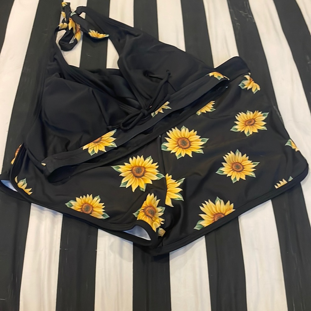 Daisy 🌻 Two Piece Swim Suit!
